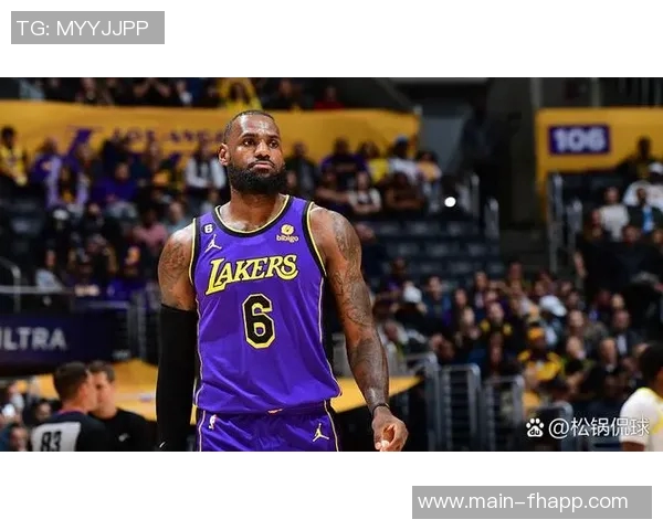 波斯特表现出色八投四中贡献十分三篮板四助攻三分球命中率高达五成