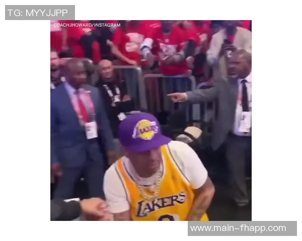 韦德微博关注偶像练习生王橹杰引发热议今日回应称账号被盗引发关注